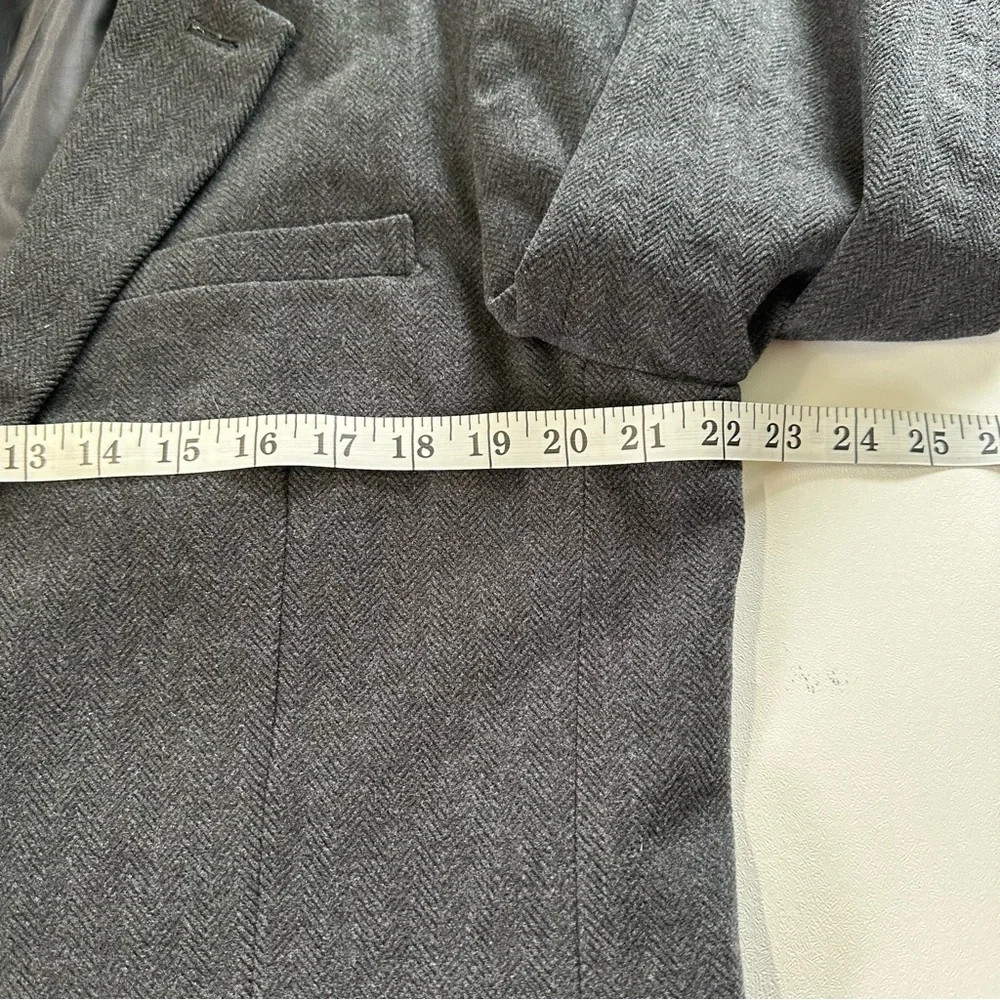 Gap men’s large tweed blazer, two button front‎ gray herringbone pattern,